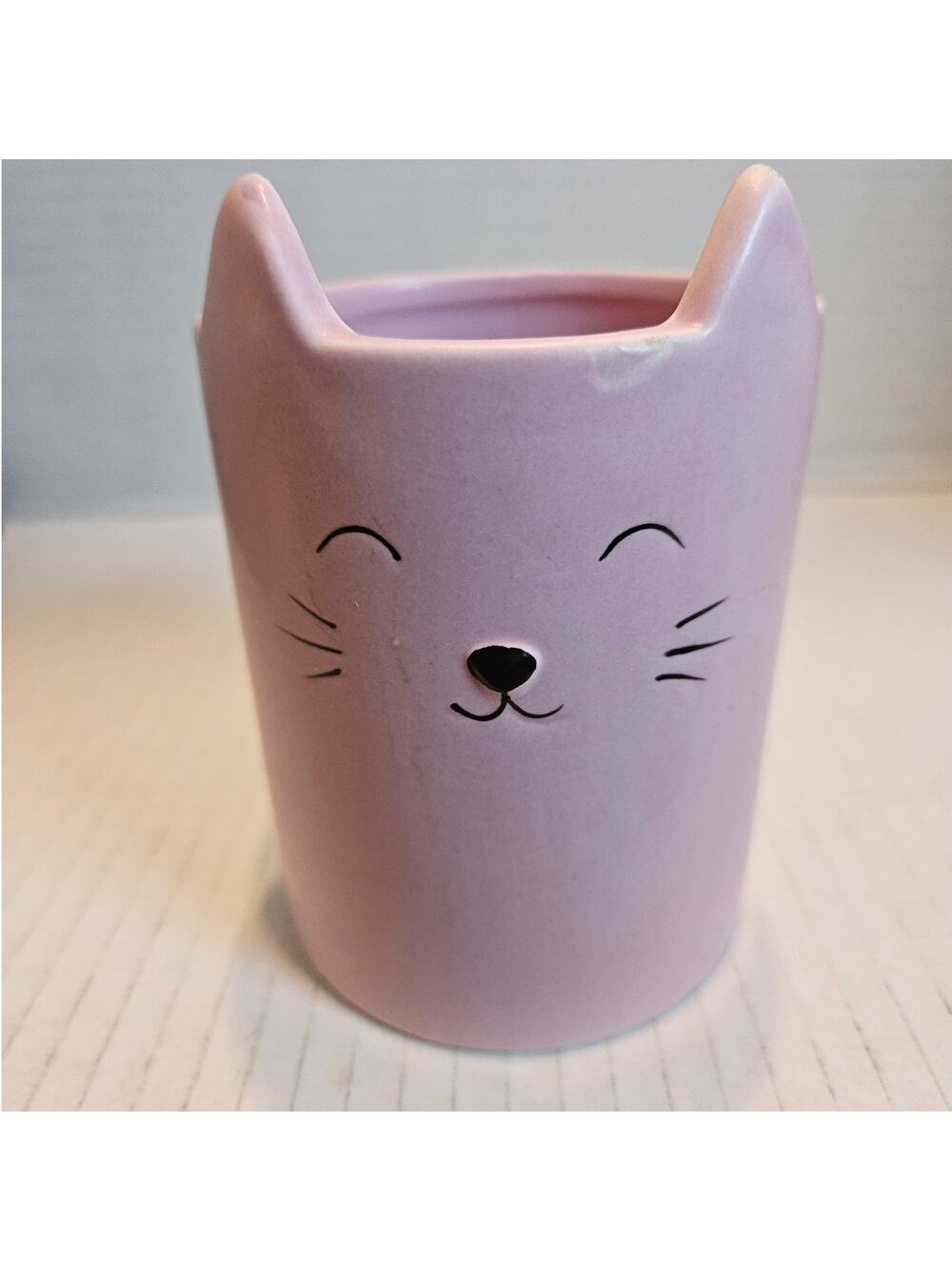 Isaac Jacobs Ceramic Cat Organizer Pink Matte finish Smiling Feline Face read